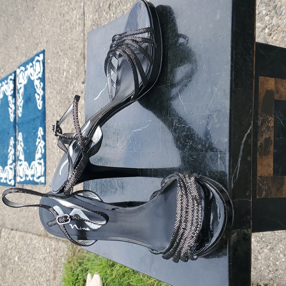 Black Stappy Small with Silver accent